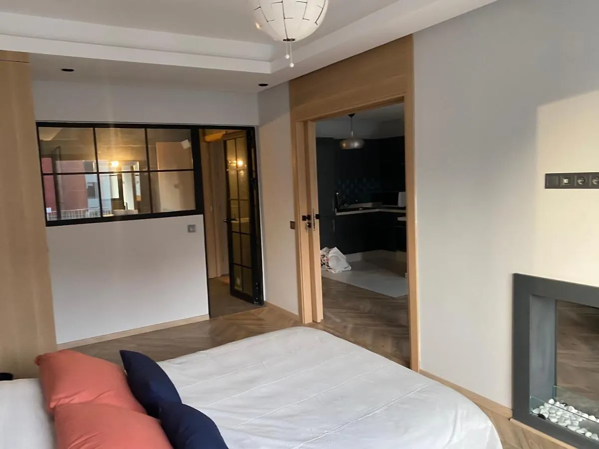 Spacious New 1-Bedroom Unit In Downtown W Terrace And Free Parking Casablanca