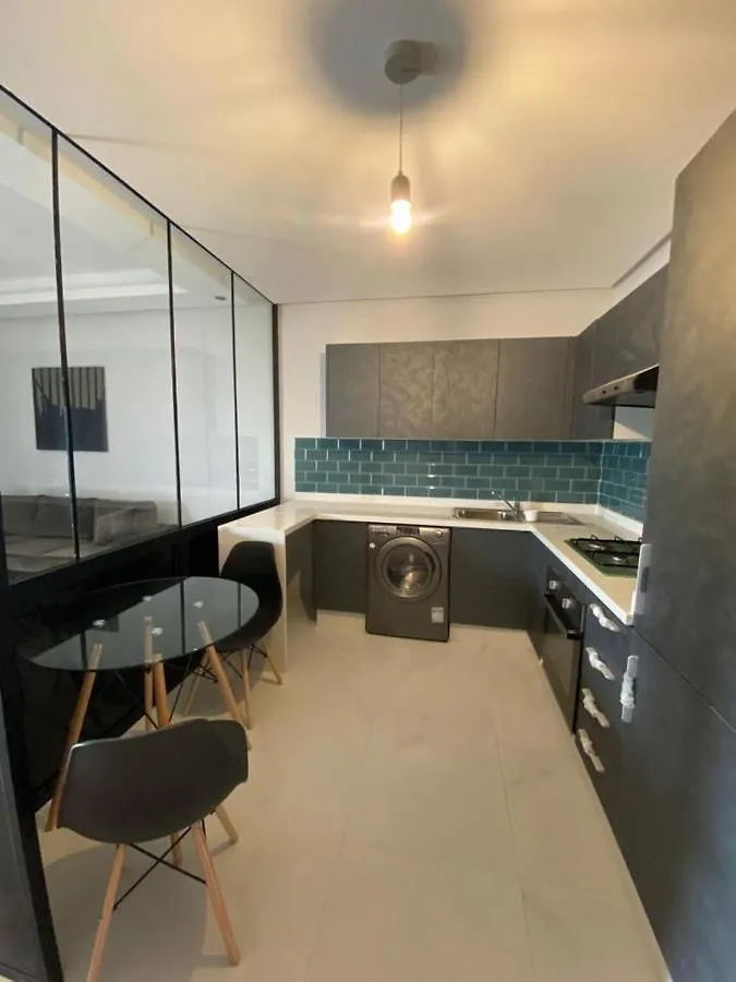 Spacious New 1-Bedroom Unit In Downtown W Terrace And Free Parking Casablanca